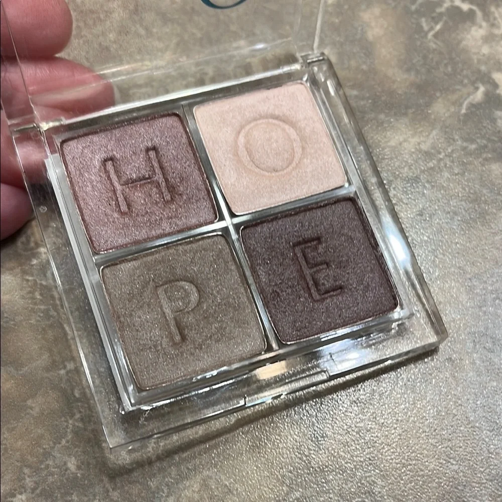 L'Oreal Paris Eyeshadow Quad - Neutral Shades NWT
